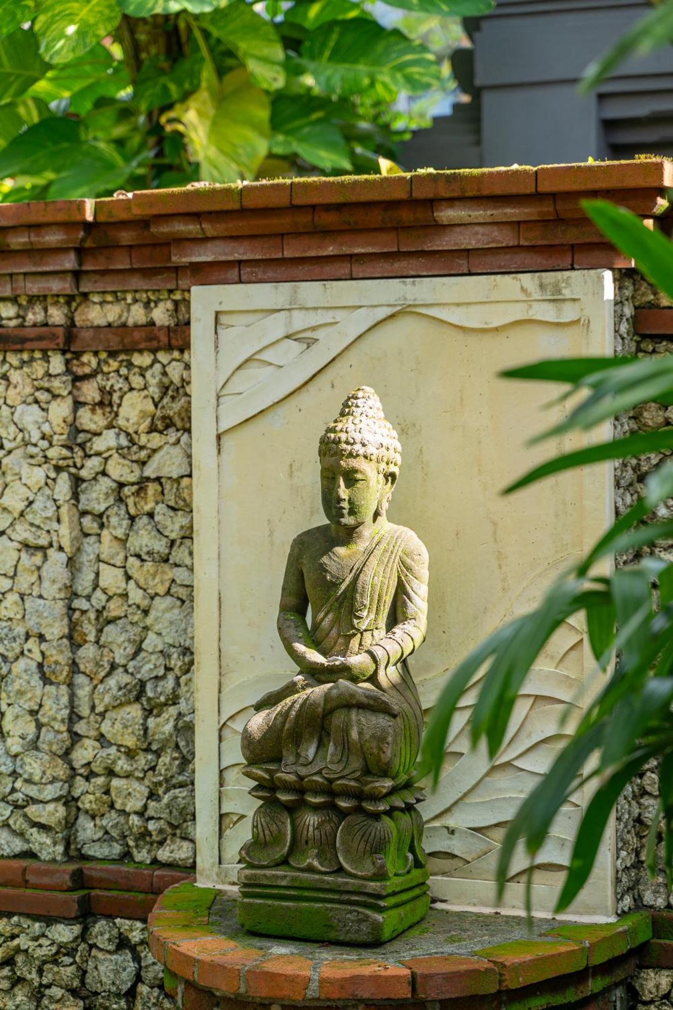 Puri Kedaton Batujimbar Villa